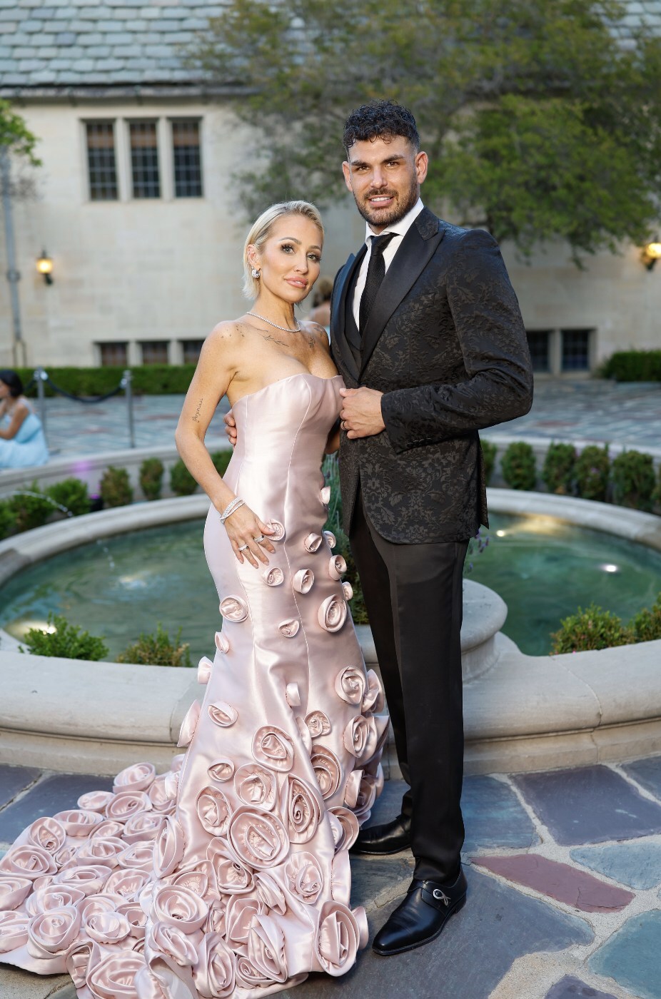 Unable to view the image, Please provide a valid URL.