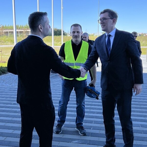 Unable to view the image, Please provide a valid URL.