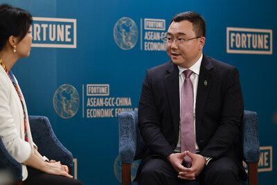 John Zhang interviewed by Fortune during the forum (PRNewsfoto/SERES)