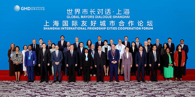 Participants at the Global Mayors Dialogue and the 2025 Shanghai International Friendship Cities Cooperation Forum pose for a group photo in Shanghai on May 29, 2025. [Photo/Foreign Affairs Office of the Shanghai Municipal People's Government]