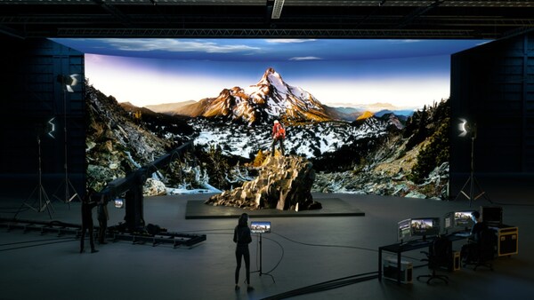 Sony Electronics is expanding its lineup of LED walls with the debut of Crystal LED CAPRI. The new CAPRI series achieves a maximum brightness of 1,500 cd/m2 with a 2.50mm LED pitch size. Key features include high refresh rates and brightness, a wide color gamut, and anti-reflection. Additional benefits include installation flexibility, familiar structure, streamlined maintenance, and compatibility with Sony’s ecosystem of virtual production technologies.