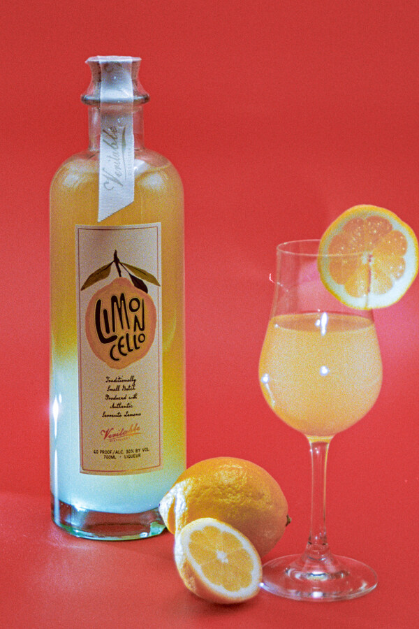 Veritable Distillery's Limoncello is a bright, summery aperitif made the Old World way with hand-prepared Sorrento lemons, organic cane spirit, and just two other ingredients. Crafted in Connecticut with a five-week maceration and bottled in 100% recycled glass, it offers vibrant citrus aroma and a tart, velvety palate of candied lemon, mint, and warm spice. Gluten-free, vegan, and radically transparent, it brings a taste of Italy's Amalfi Coast to New England summer sipping.