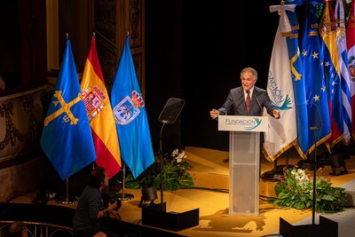 Dionisio Gutierrez gives his speech at Teatro Campoamor. VI Citizen Convention