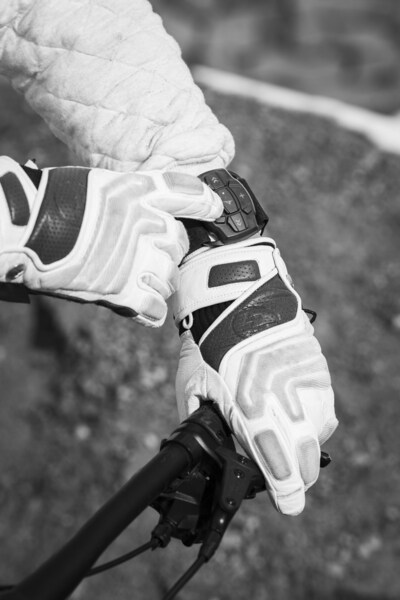 With tactile, glove-friendly buttons, the MAV lets you stay in control without exposing your phone-keeping you focused on the ride, the run, or the adventure ahead.