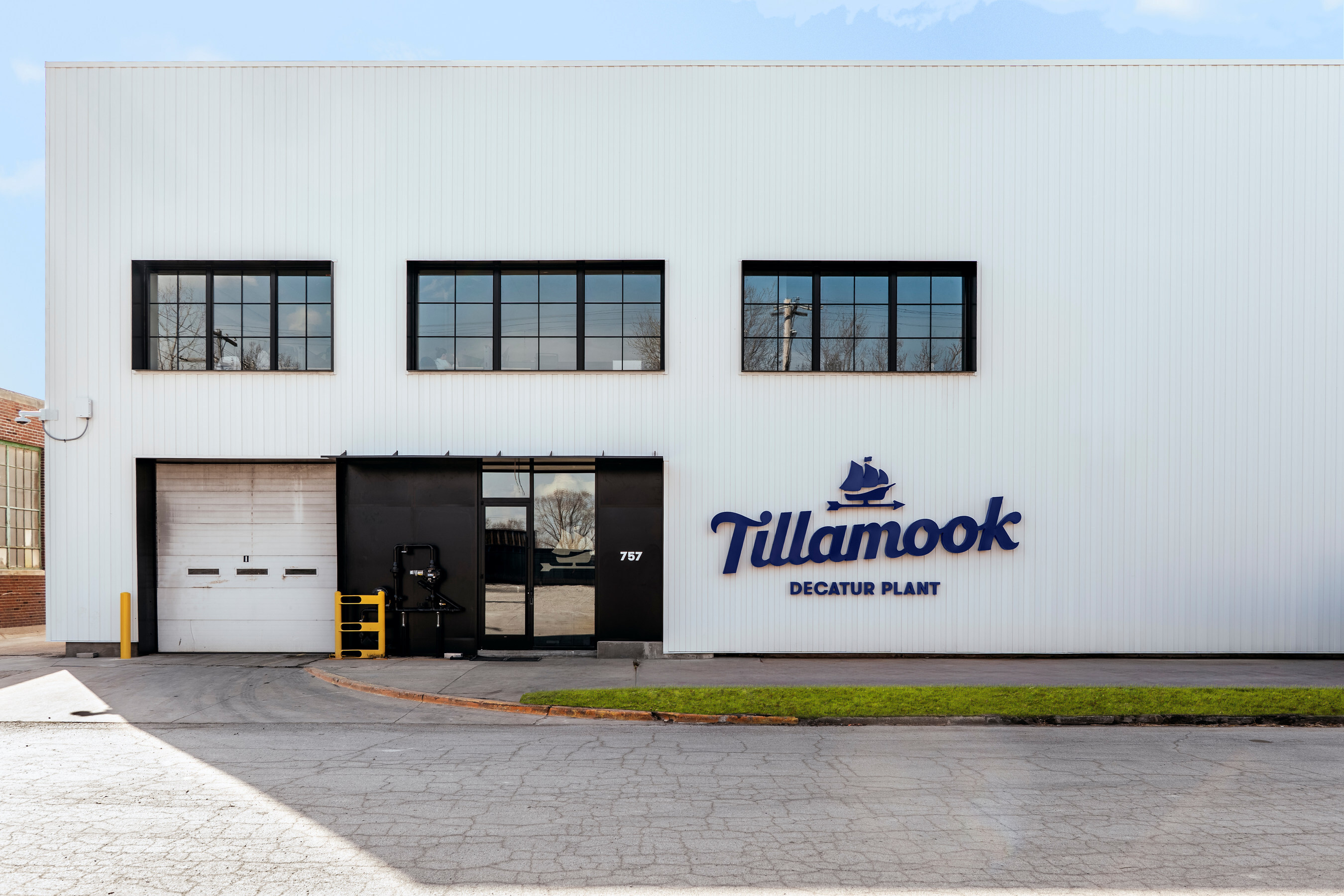 Unable to view the image, Please provide a valid URL.