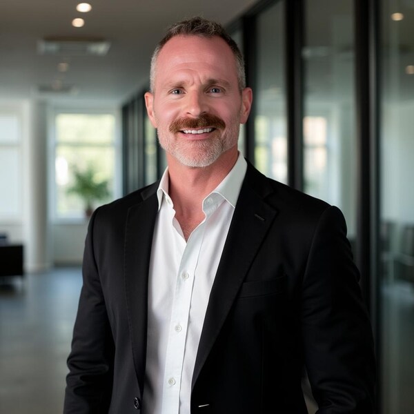 Gotcha Covered of Los Feliz owner Douglas Roberto is opening the window treatment franchise's fourth location in California.