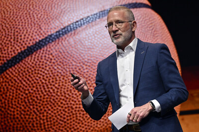 Steve Reese, CIO of the Phoenix Suns presented Keynote Addictive Leadership Stories in the League at Info-Tech LIVE 2025 in Las Vegas on June 11, 2025. (CNW Group/Info-Tech Research Group) Steve Reese, CIO of the Phoenix Suns presented Keynote Addictive Leadership Stories in the League at Info-Tech LIVE 2025 in Las Vegas on June 11, 2025. (CNW Group/Info-Tech Research Group)