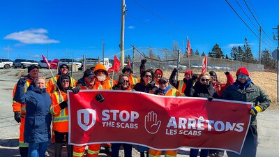 Unifor National President Lana Payne on Autoport picket line (CNW Group/Unifor) Unifor National President Lana Payne on Autoport picket line (CNW Group/Unifor)