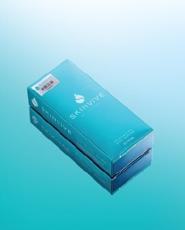 SKINVIVE® 昇光針® 是首個且唯一獲得美國FDA及歐盟CE雙重國際認證的透明質酸水光品牌，法國製造並採用 Juvéderm® 喬雅登® 專利技術，確保自然持久，煥發六大新生「肌」準。