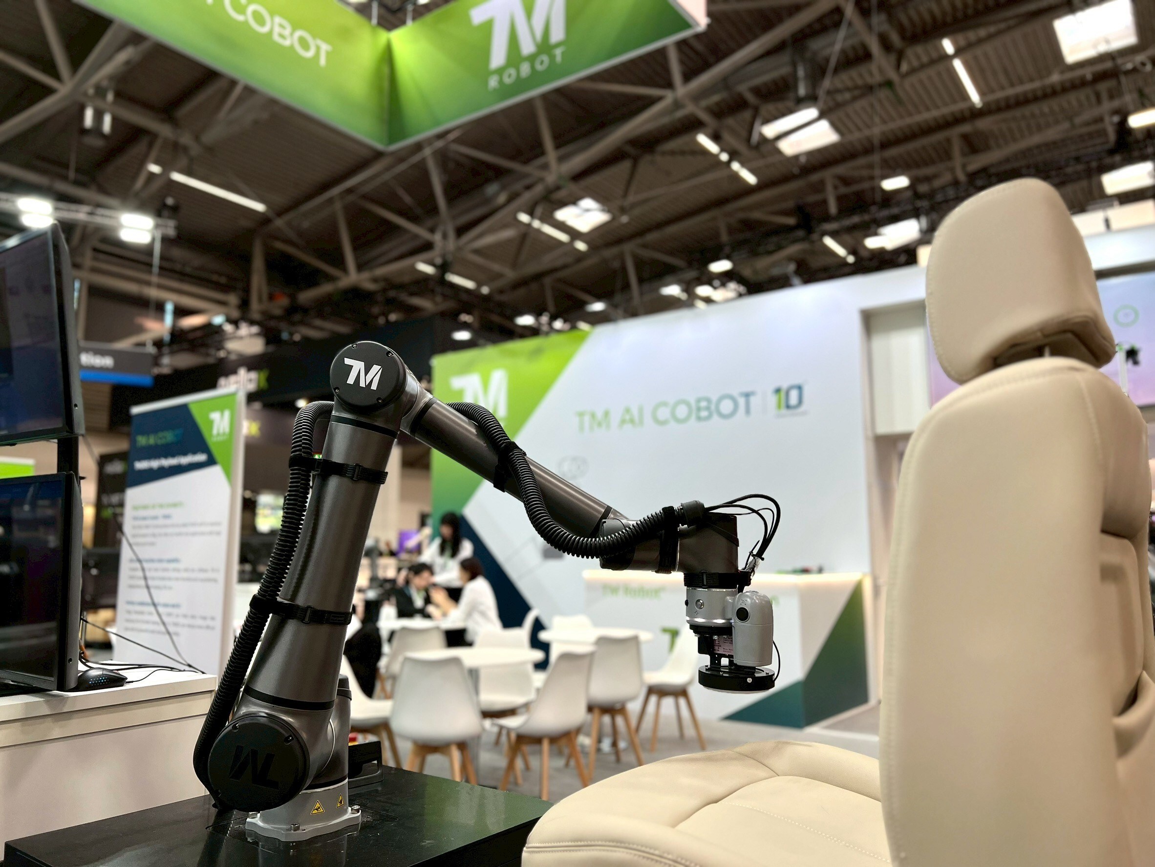 Techman Robot feiert 10 Jahre mit KI-gesteuerten Lösungen auf der Automatica 2025
