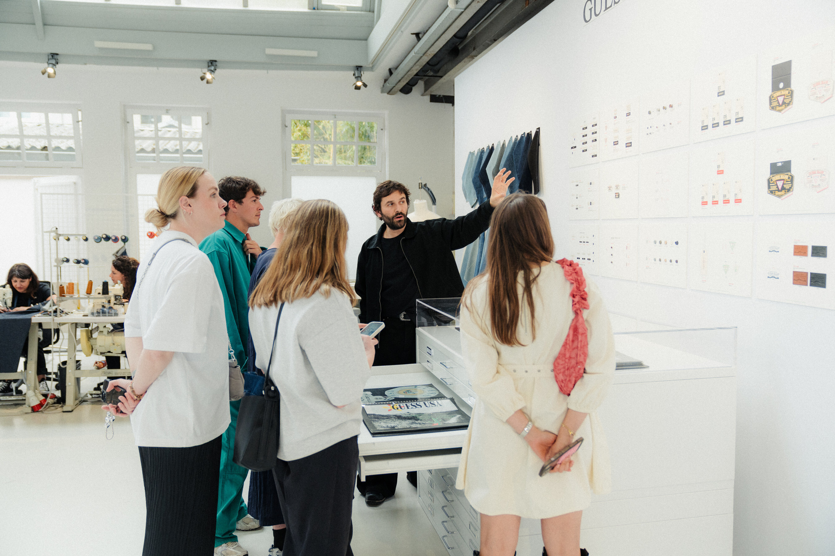 Unable to view the image, Please provide a valid URL.