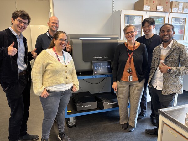 Volta Labs with Norwegian Sequencing Centre team in front of Callisto Volta Labs with Norwegian Sequencing Centre team in front of Callisto