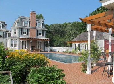 84 Quogue Street