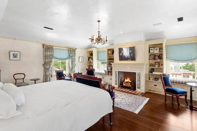 84 Quogue Street