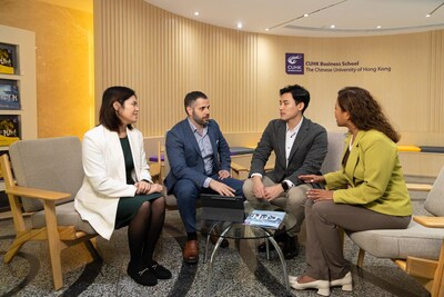 中大商學院專業證書課程（微證書）為高密度課程，以行業實踐及技能導向，採用靈活的模組學習模式，讓學員按個人進度及學習節奏，用最短6個月至最長36個月的時間完成。