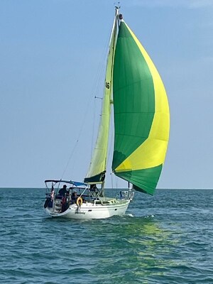 Lake Michigan Sailing Club Offers Unforgettable Summer Sailing Experience for Non-Sailors and Aspiring Sailors