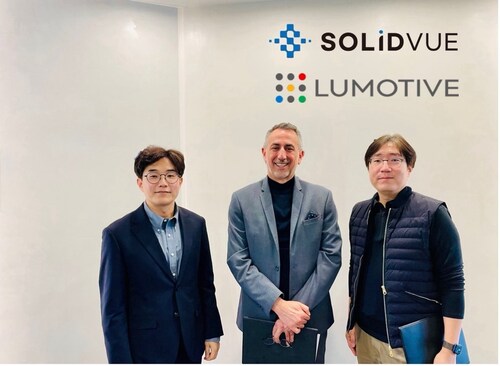 Executives from SolidVue and Lumotive commemorate their agreement to jointly develop next-generation LiDAR systems. From left: Jung-Hoon Chun (Co-CEO, SolidVue), Sam Heidari (CEO, Lumotive), Jae-Hyuk Choi (Co-CEO, SolidVue).