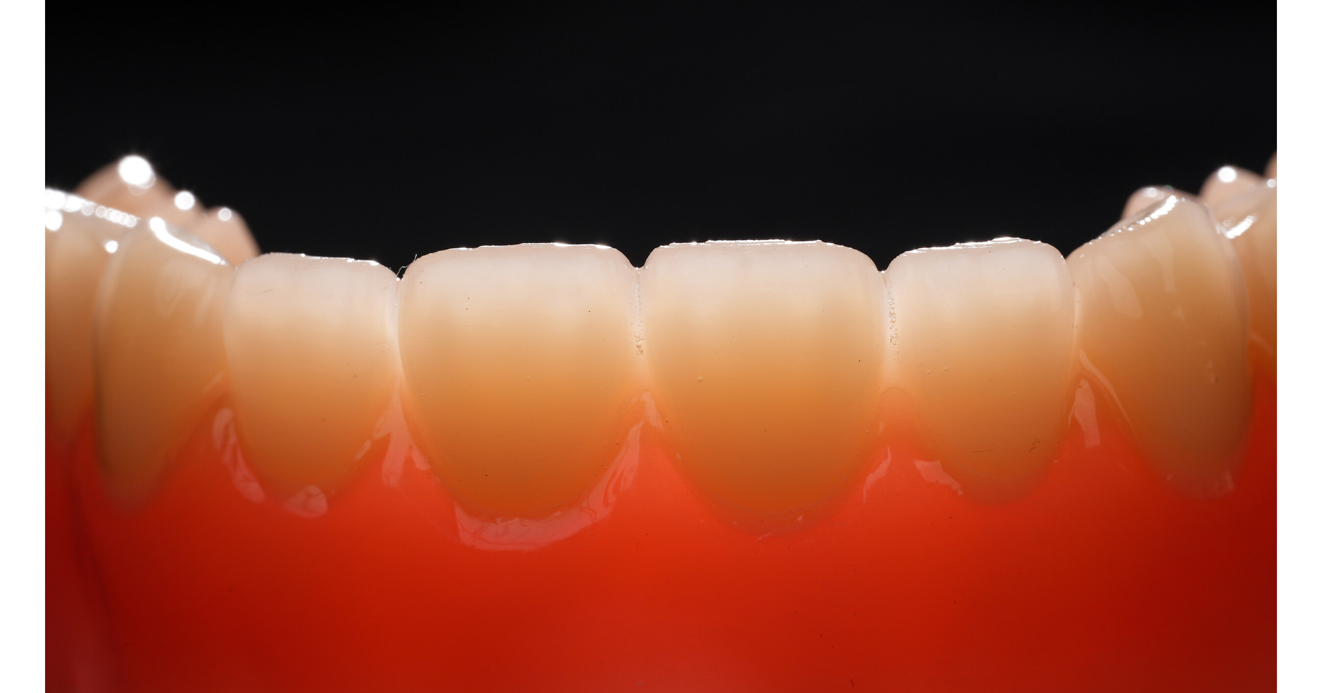 HeyGears Achieves Breakthrough in Multi-Material Resin 3D Printing, Overcoming Bottlenecks in Dental Manufacturing