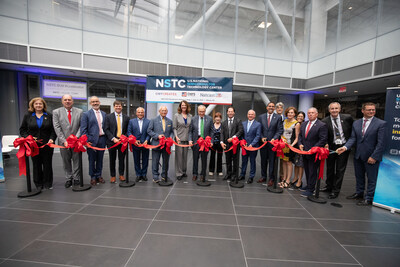 Leaders from the U.S. Department of Commerce, Natcast, NY CREATES, and NSTC Member organizations, along with U.S. Senate Minority Leader Chuck Schumer, U.S. Representative Paul Tonko, and local and state policymakers cut the ribbon for the NSTC EUV Accelerator at NY CREATES’ Albany Nanotech.
