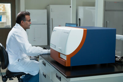 SpectraMax® iD3s: Streamlined 3-mode reader with tunable monochromator, temp control & injectors—ideal for ELISA, nucleic acid quant, and live-cell assays with SoftMax® Pro.