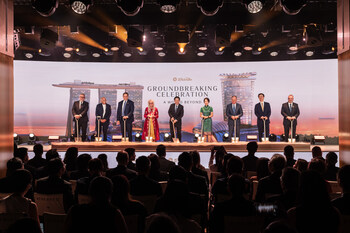 L to R: Officiating the groundbreaking was Senior Principal Architectural Designer at Populous Andrew Tulen, Founding Partner of Safdie Architects Moshe Safdie, Las Vegas Sands President and COO Patrick Dumont, Dr Miriam Adelson, Singapore's Prime Minister and Minister for Finance Lawrence Wong, Minister for Sustainability and the Environment and Minister-in-charge of Trade Relations Grace Fu, Las Vegas Sands Chairman and CEO Robert Goldstein, Las Vegas Sands Executive Vice President Asia Operations Grant Chum, and Marina Bay Sands COO Paul Town (PRNewsfoto/Marina Bay Sands)