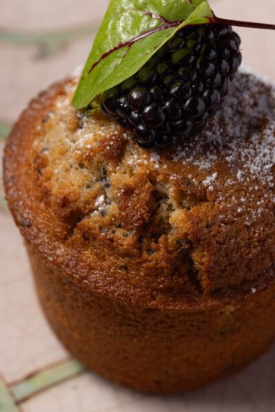 Wholemeal_blackberry_muffin