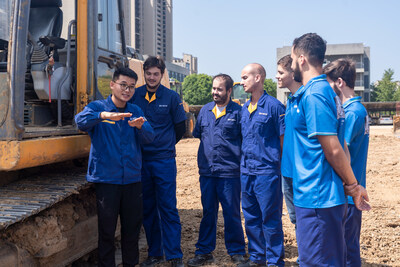 Para Lulusan XCMG Technician College Mendapatkan Penawaran Kerja sebagai Eksekutif di Industri Konstruksi Global, Jadi Pionir Program Pembinaan SDM Internasional
