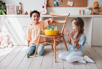 Kids playing with Qubitunes