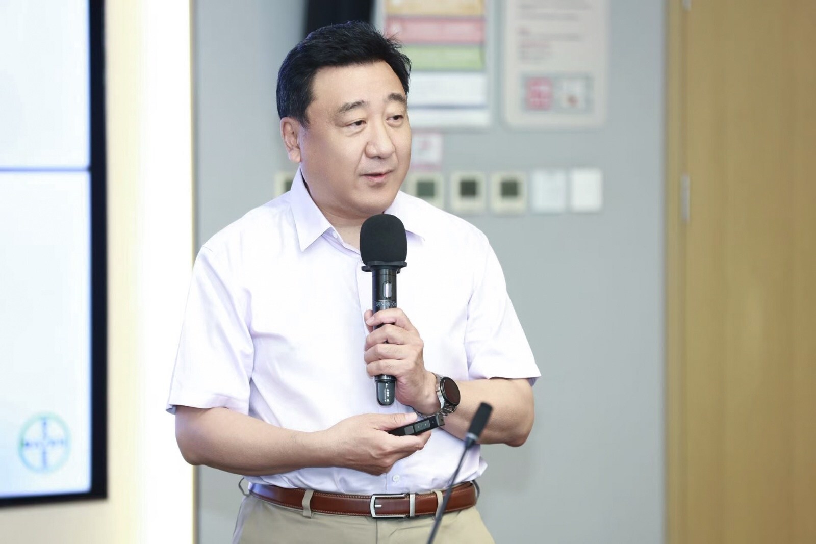 Unable to view the image, Please provide a valid URL.