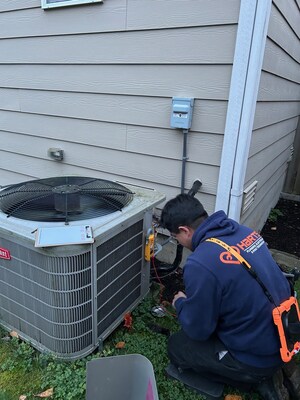 Harts Plumbers, Electricians & HVAC Technicians helps homeowners identify the early waning signs of air conditioning failure