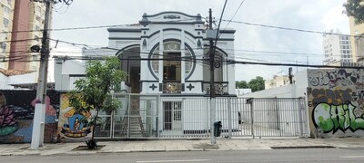 Unable to view the image, Please provide a valid URL.