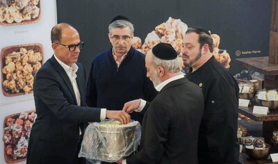 Marcus Lemonis and Popinsanity Founders, Credit: FOX (PRNewsfoto/Popinsanity Artisanal Popcorn)