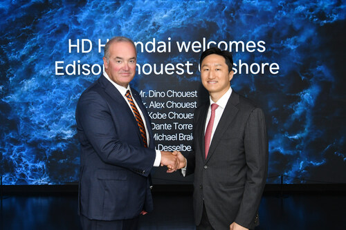HD Hyundai and Edison Chouest Offshore recently discussed detailed plans for the joint construction of container vessels in the United States. From right to left, Chung Kisun, Executive Vice Chairman of HD Hyundai, and Dino Chouest, CEO of Edison Chouest Offshore HD Hyundai and Edison Chouest Offshore recently discussed detailed plans for the joint construction of container vessels in the United States. From right to left, Chung Kisun, Executive Vice Chairman of HD Hyundai, and Dino Chouest, CEO of Edison Chouest Offshore