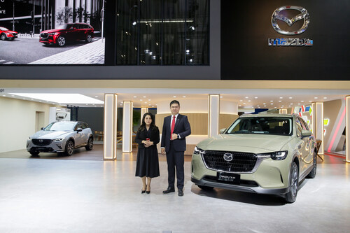 Mazda Indonesia di GIIAS 2025: Luncurkan Dua Line-Up SUV Unggulan, The New Mazda CX-3 Kuro dan The New Mazda CX-60 Sport, Tawarkan Pengalaman Premium dalam Booth Modern-Minimalist