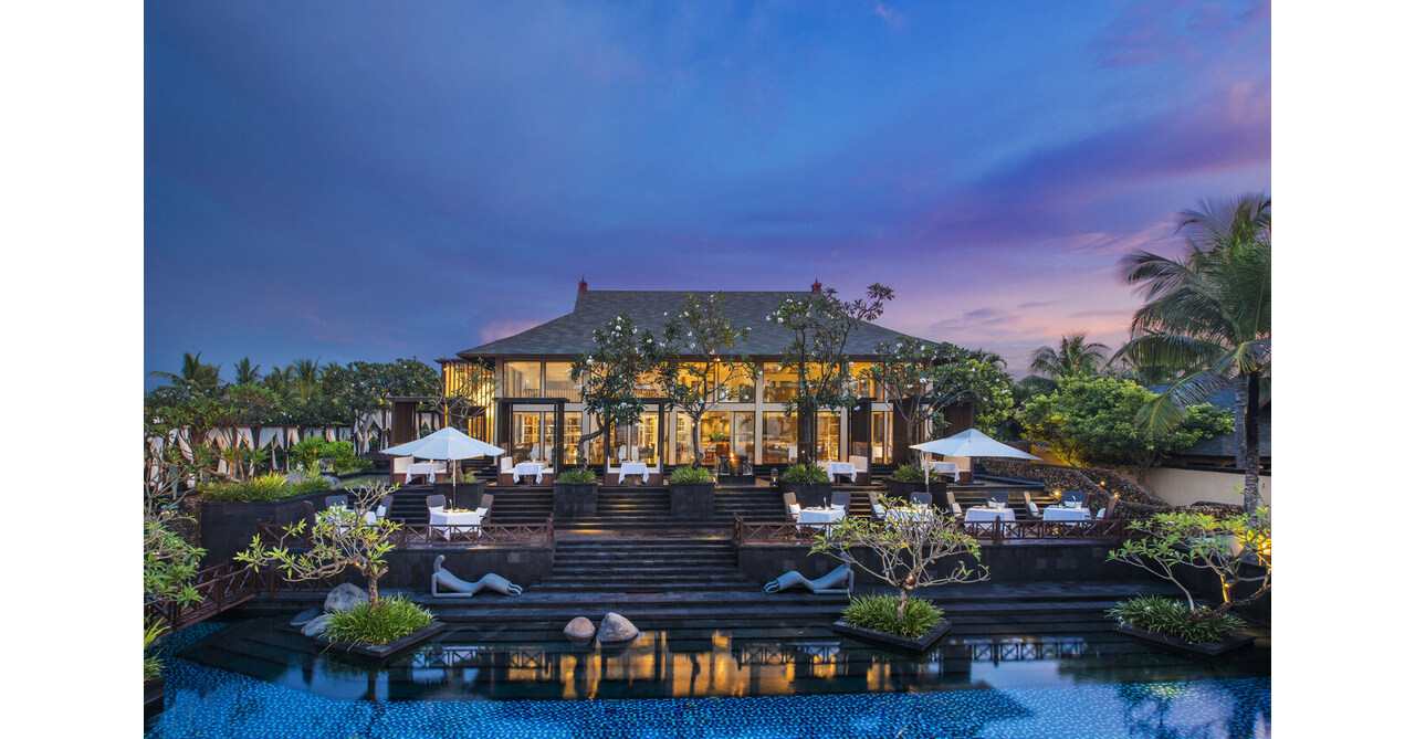 RAYAKAN MOMEN ISTIMEWA DENGAN KULINER BERKELAS DI KAYUPUTI RESTAURANT BALI