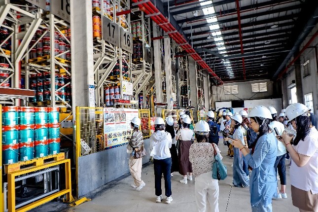 Unable to view the image, Please provide a valid URL.