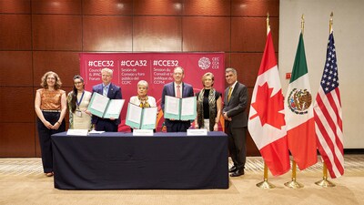 Andria Sherstone, directrice, Environnement et Changement climatique Canada; Camila Zepeda, titulaire, Affaires internationales, Semarnat, Mexique; Michael Bonser, sous-ministre adjoint délégué, Environnement et Changement climatique Canada; Alicia Bárcena, titulaire, Semarnat; Lee Zeldin, administrateur de l'EPA des États-Unis; Usha-Maria Turner, conseillère principale auprès de l'administrateur de l'EPA; Jorge Daniel Taillant, directeur exécutif, CCE. (Groupe CNW/Commission de coopération environnementale)