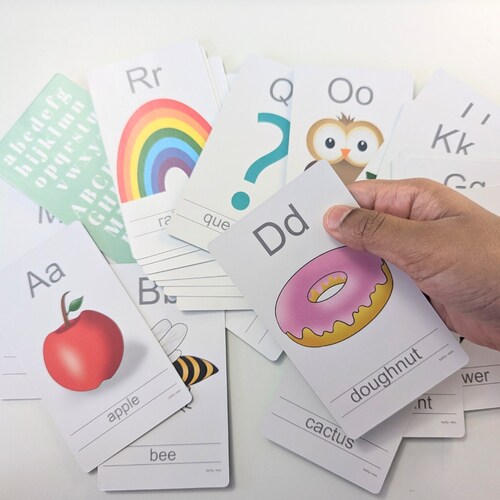 Flashcards (CNW Group/Bellybees Inc)