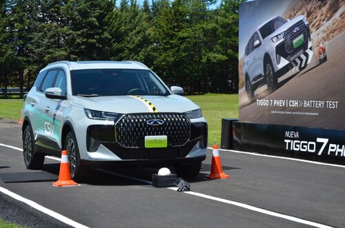 TIGGO7 CSH Undergoing Battery Scrape Challenge (PRNewsfoto/Chery Automobile Co., Ltd.)