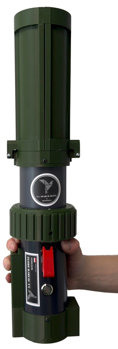 Launch-Tube holding in hand