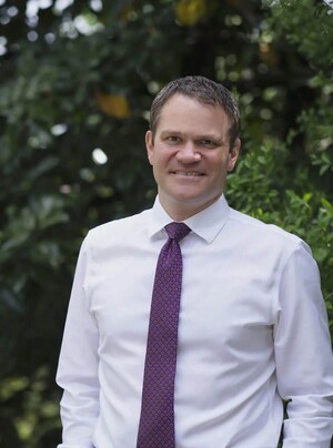 Top Award-Winning Asheville Plastic Surgeon Dr. Eric Halvorson Introduces Advanced IPL Laser Treatments in Asheville