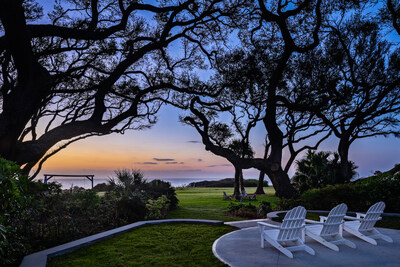 Tranquility at twilight, soak in ocean views beneath the ancient oaks at Beachview Club Hotel on Jekyll Island. Tranquility at twilight, soak in ocean views beneath the ancient oaks at Beachview Club Hotel on Jekyll Island.