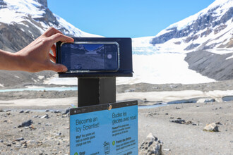 Le Glacier Athabasca, au parc national Jasper.  (Luuk Wijk Parcs Canada) . (Groupe CNW/Parcs Canada (HQ))