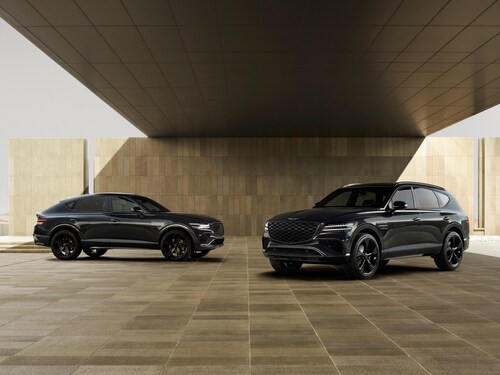 Genesis GV80 Coupe Prestige Black (left) & Genesis GV80 SUV Prestige Black (right).