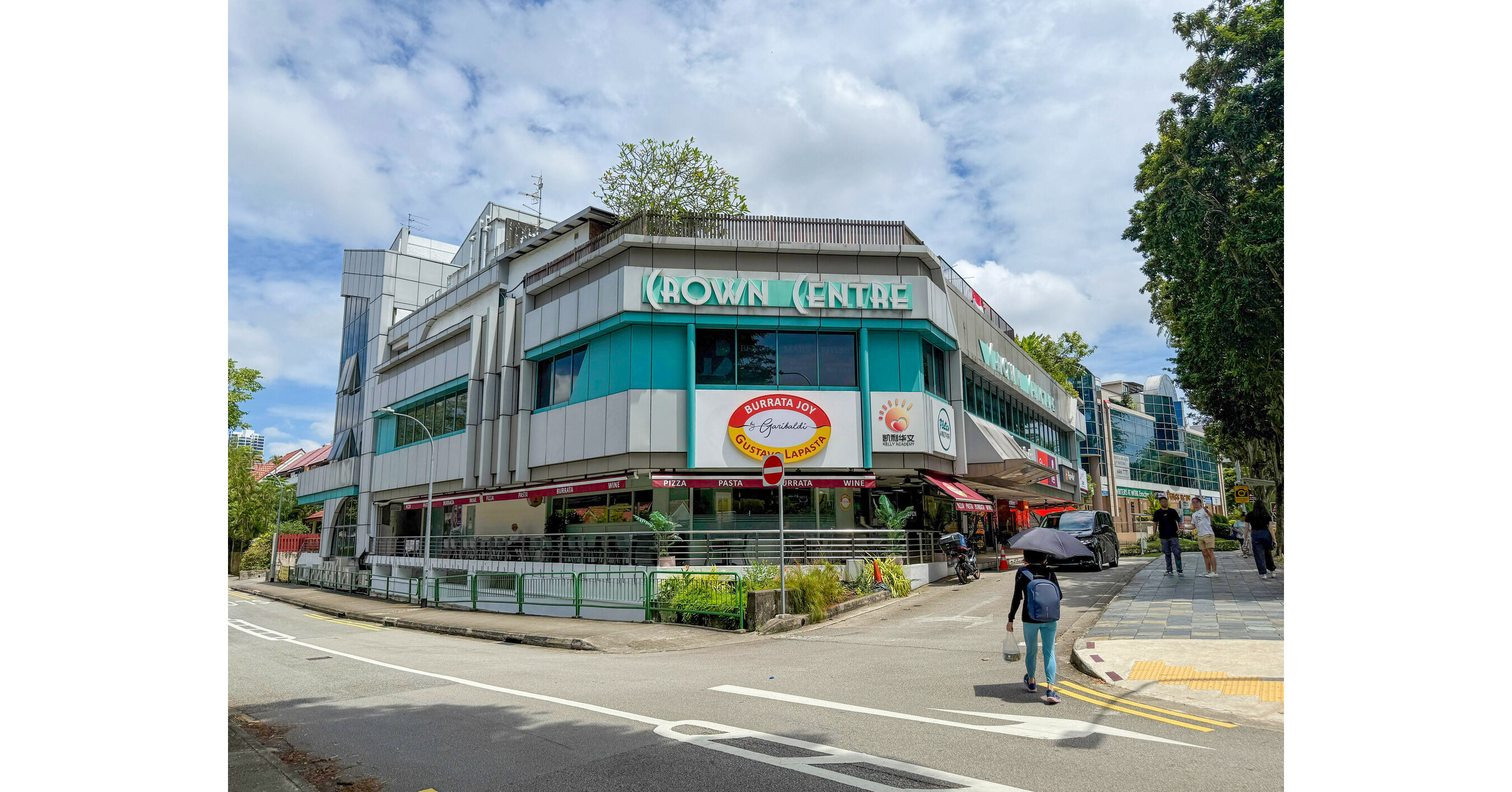 16 PRIME FREEHOLD GROUND FLOOR RETAIL & F&B UNITS AT CROWN CENTRE FOR SALE  VIA EXPRESSION OF INTEREST