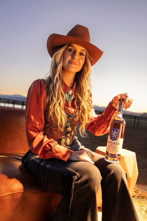 Barmen 1873 Bourbon, a 92-proof blend of hand-selected straight bourbons from Coors Whiskey Co., is proud to announce the launch of a limited-edition commemorative bottle in celebration of its partnership with GRAMMY award winning country star Lainey Wilson and the kickoff of the U.S. leg of her 2025 Whirlwind World Tour.