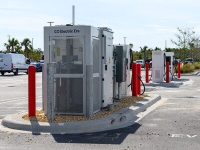 Electric Era battery backed power conditioning unit in at a Costco Warehouse location in Florida. The entire charger installation and commissioning was completed in 54 days because the Electric Era battery system did not require new electric power or substations to be installed by the local energy utility.