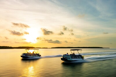 The 2026 Sea-Doo Switch Cruise and Cruise Limited make waves with the 300 hp Rotax 1630 ACE engine. (CNW Group/BRP Inc.)