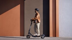 NAVEE ST3 Pro Electric Scooter Wins Prestigious 2025 Innovation Award for Best Electric Scooter