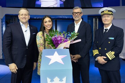 Agosto de 2025 – Jason Liberty, presidente y CEO de Royal Caribbean Group; Kellie Gerardi, madrina de Star of the Seas; Michael Bayley, presidente y CEO of Royal Caribbean; y Captain Rob Hempstead de Star of the Seas celebraron una ceremonia de nombramiento escrita en las estrellas para el nuevo Star of the Seas en Puerto Cañaveral (Orlando), Florida. Las mejores vacaciones familiares tienen experiencias reservadas para todo tipo de familia y vacacionista en aventuras de siete noches al Caribe y el día perfecto mejor valorado por la marca de vacaciones en Perfect Day at CocoCay. -- Credit: sbw-photo
